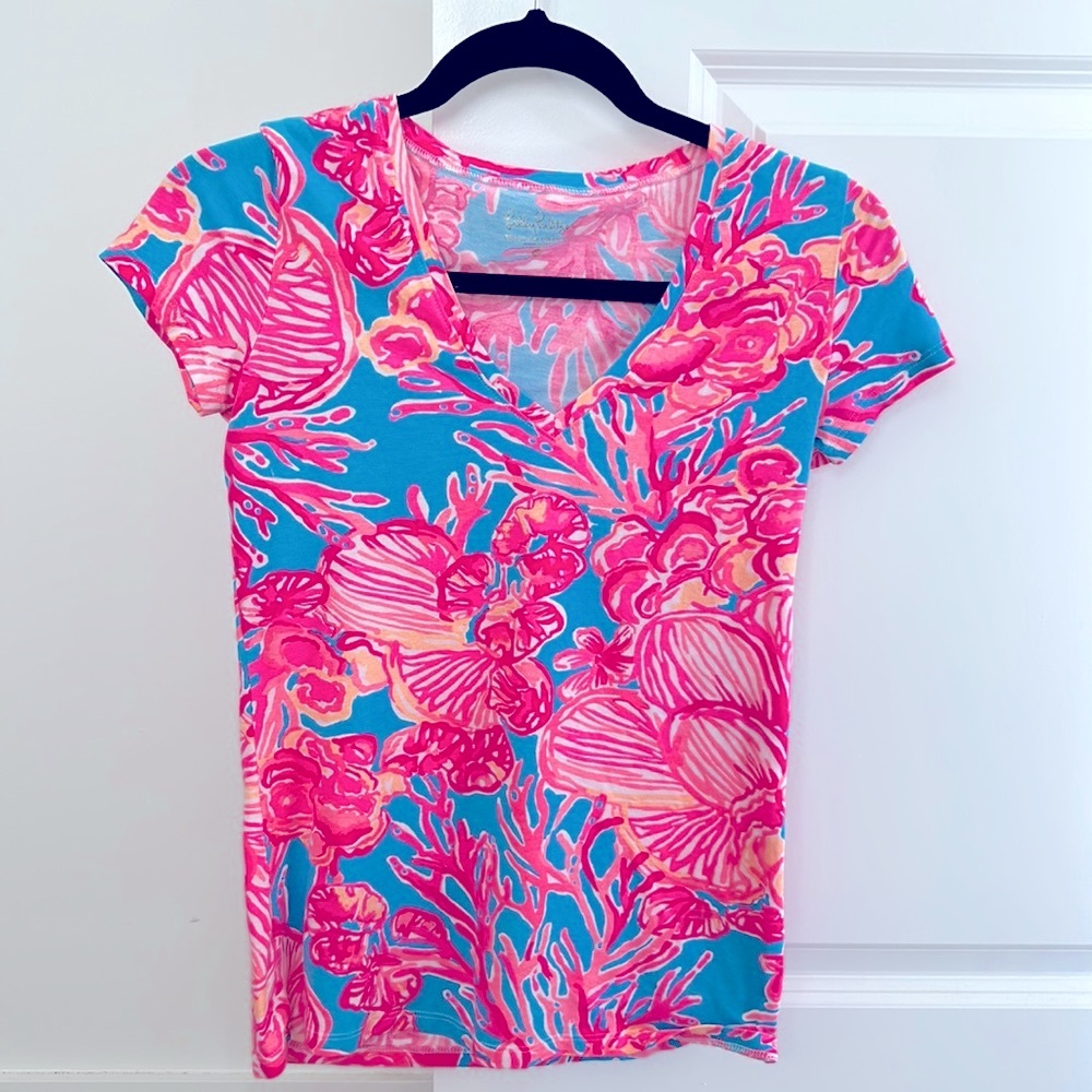 NWOT Lilly Pulitzer Michele V-Neck Tee